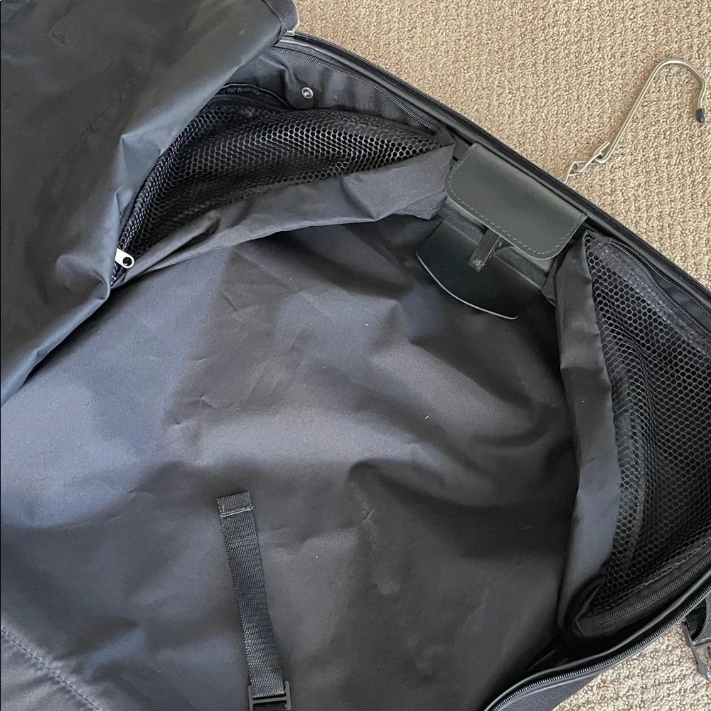 Protocol Black Garment Bag Shoulder Strap Luggage Folding Travel Suit